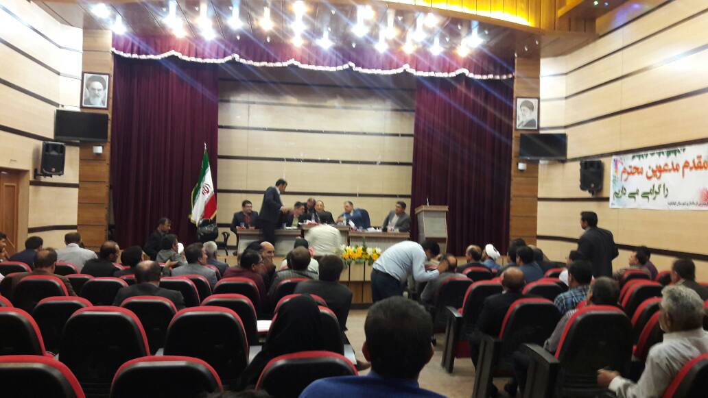 انتقاد و ترک جلسه رئیس اداره فرهنگ و ارشاد اسلامی شهرستان کهگیلویه/در دولت تدبیروامیدمسوولیت گرفتید بایدسیاستهای دولت را اجراکنید
